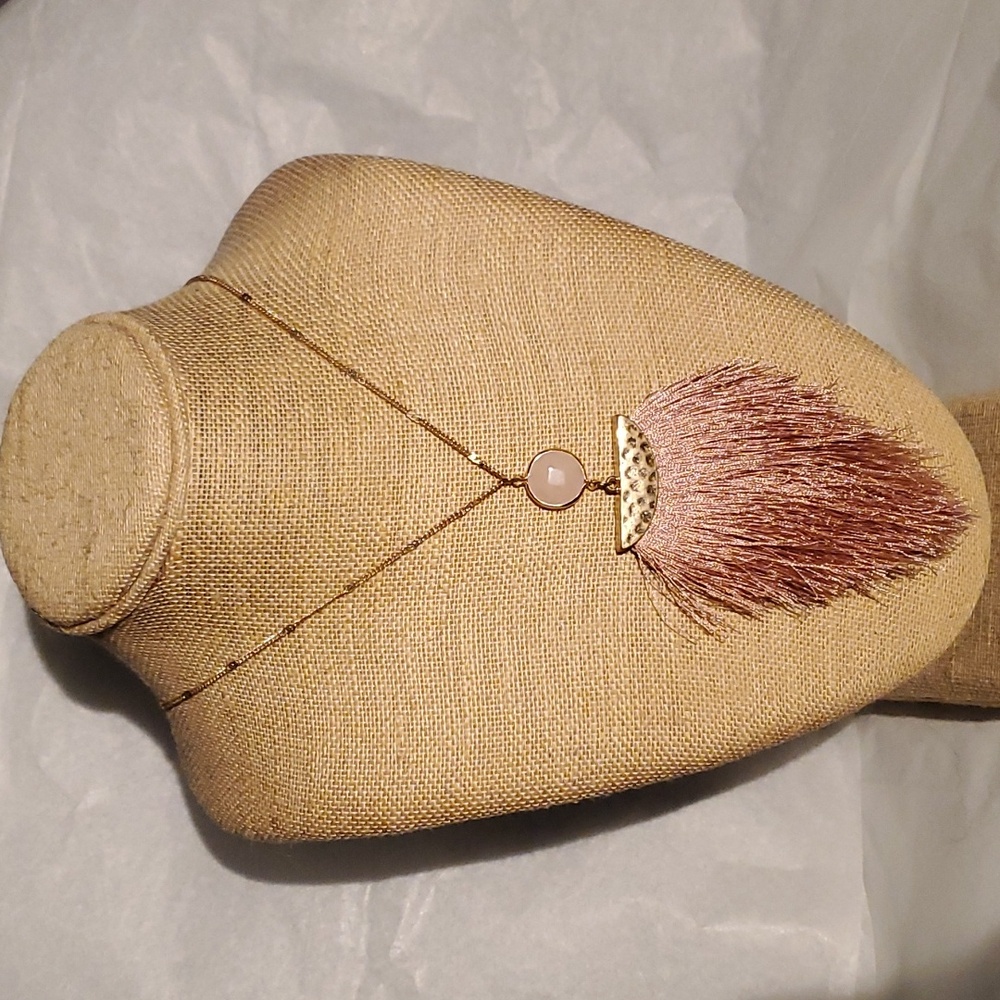 Beautiful New Dusty Rose Fringe Necklace